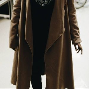 Meet your Posher, Charm